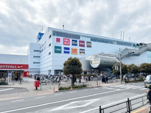リヴィンオズ大泉店の外観